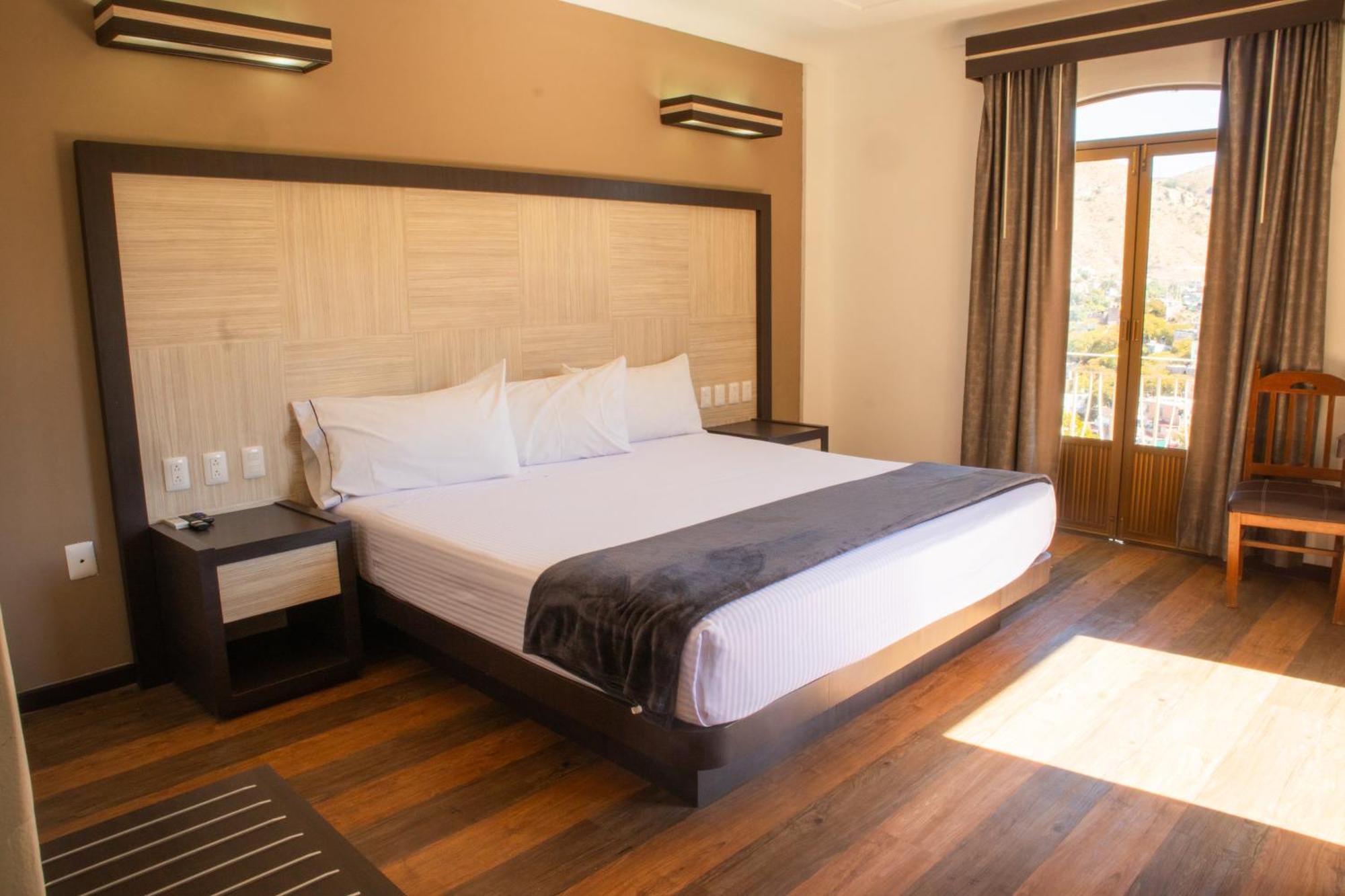 Hotel Paseo De La Presa غواناخواتو المظهر الخارجي الصورة